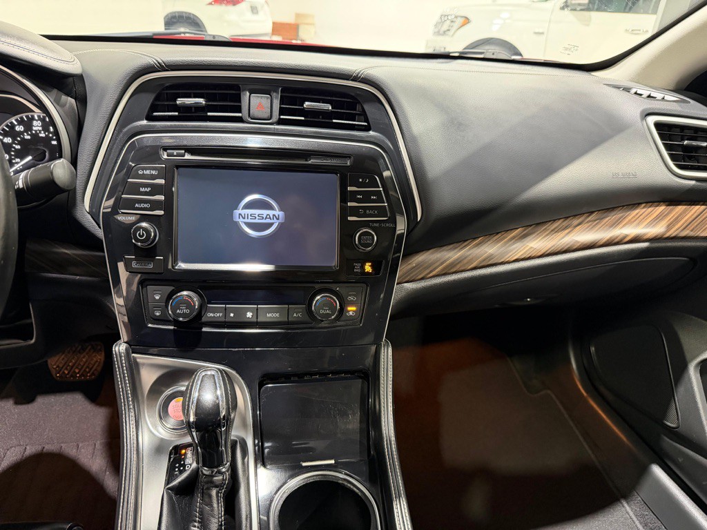 2017 Nissan Maxima Image 28