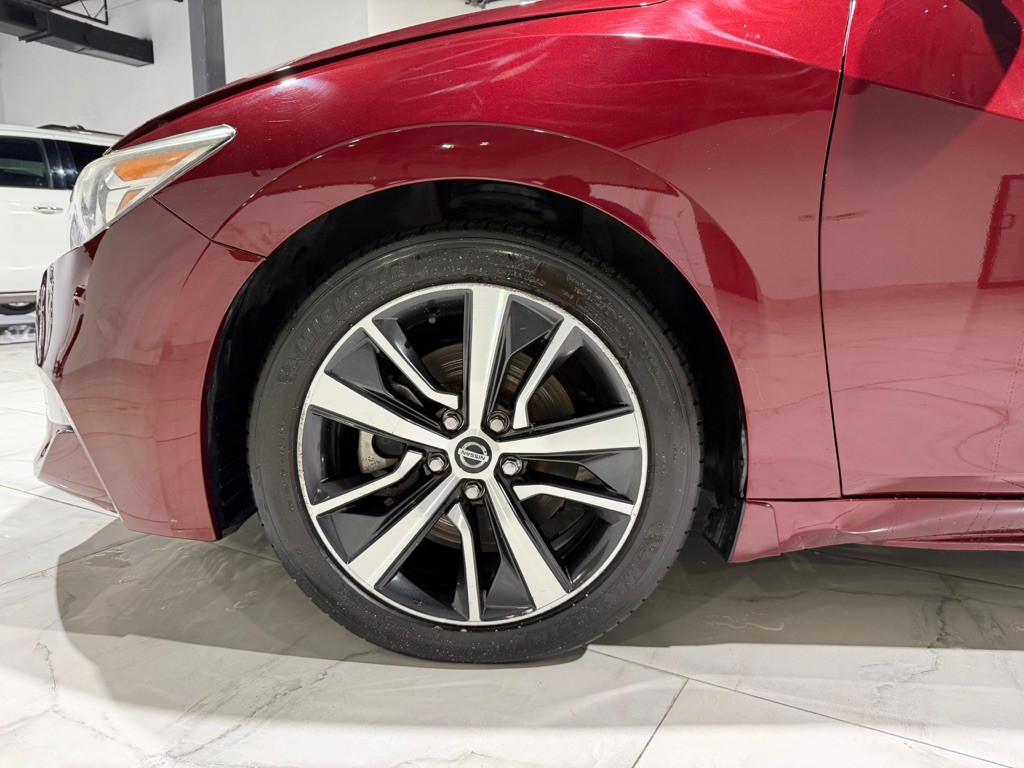 2017 Nissan Maxima Image 33