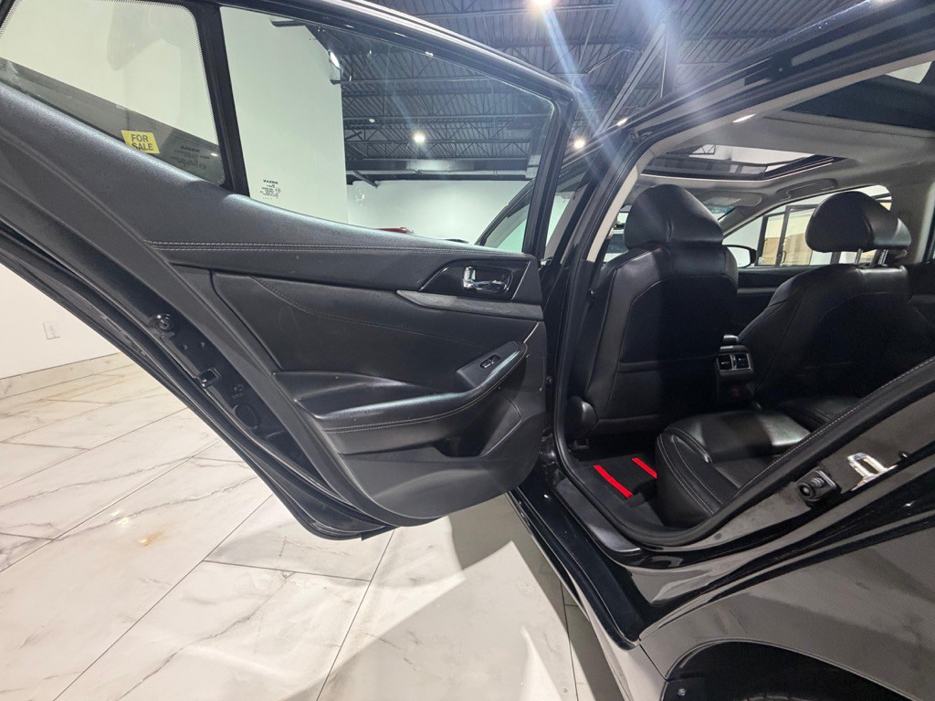 2018 Nissan Maxima Image 13