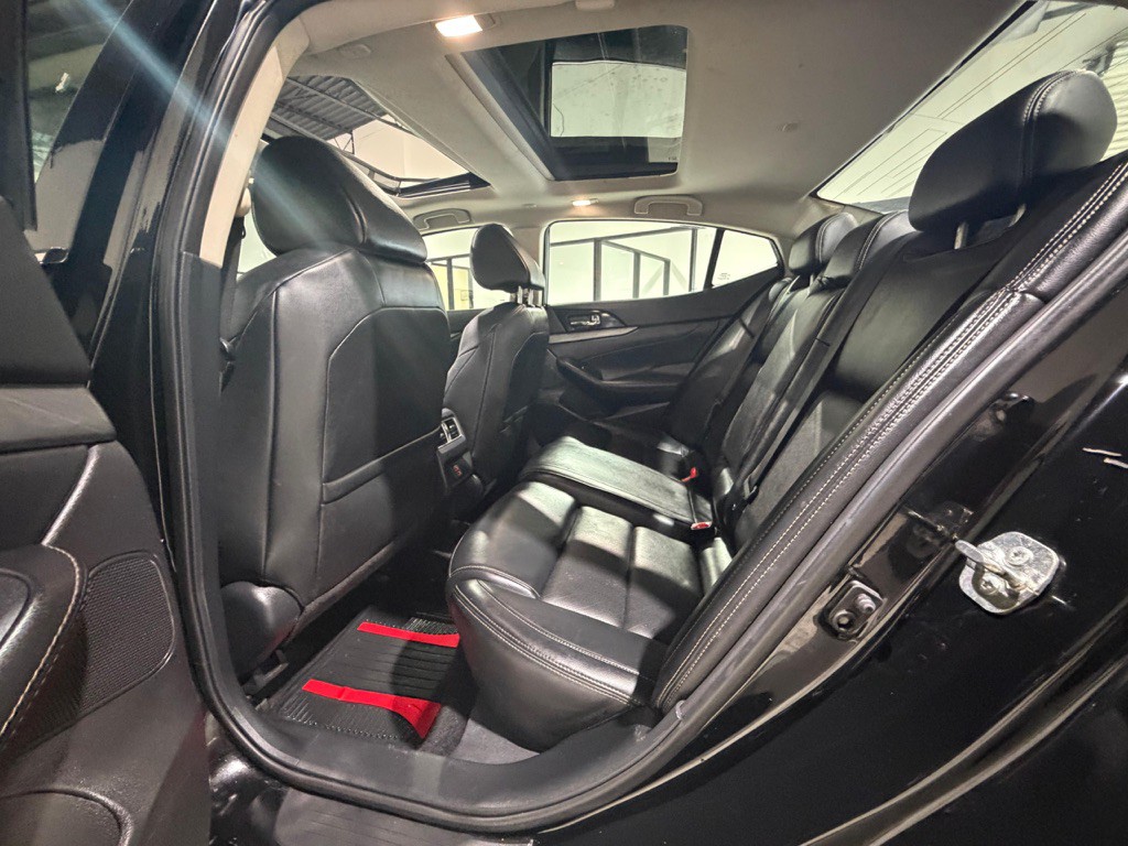 2018 Nissan Maxima Image 14