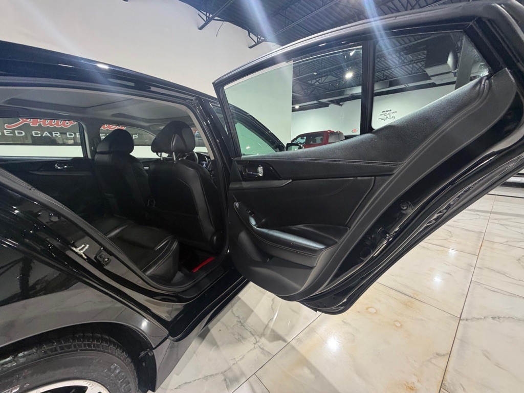2018 Nissan Maxima Image 15