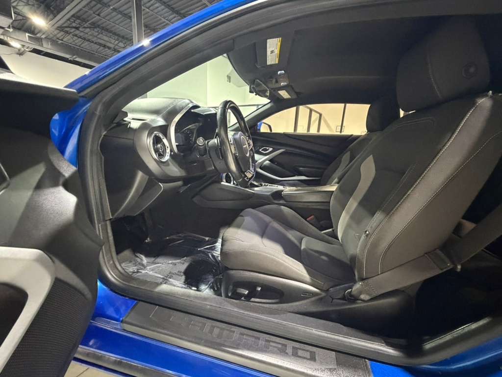 2018 Chevrolet Camaro Image 12