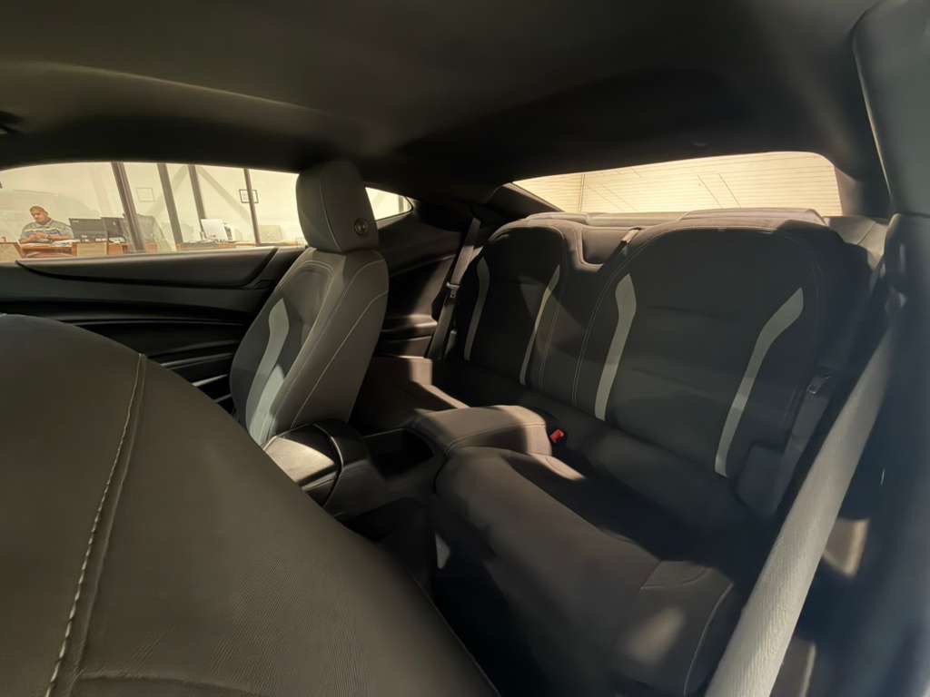 2018 Chevrolet Camaro Image 13