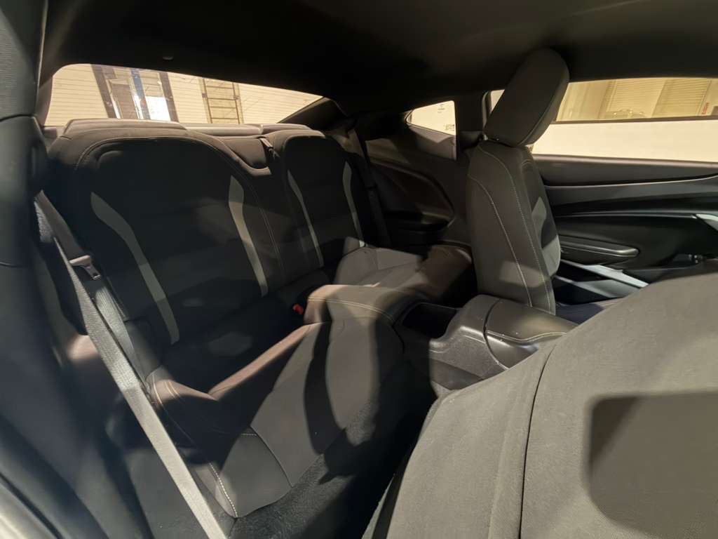 2018 Chevrolet Camaro Image 15