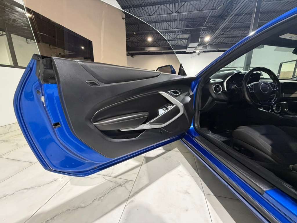 2018 Chevrolet Camaro Image 16