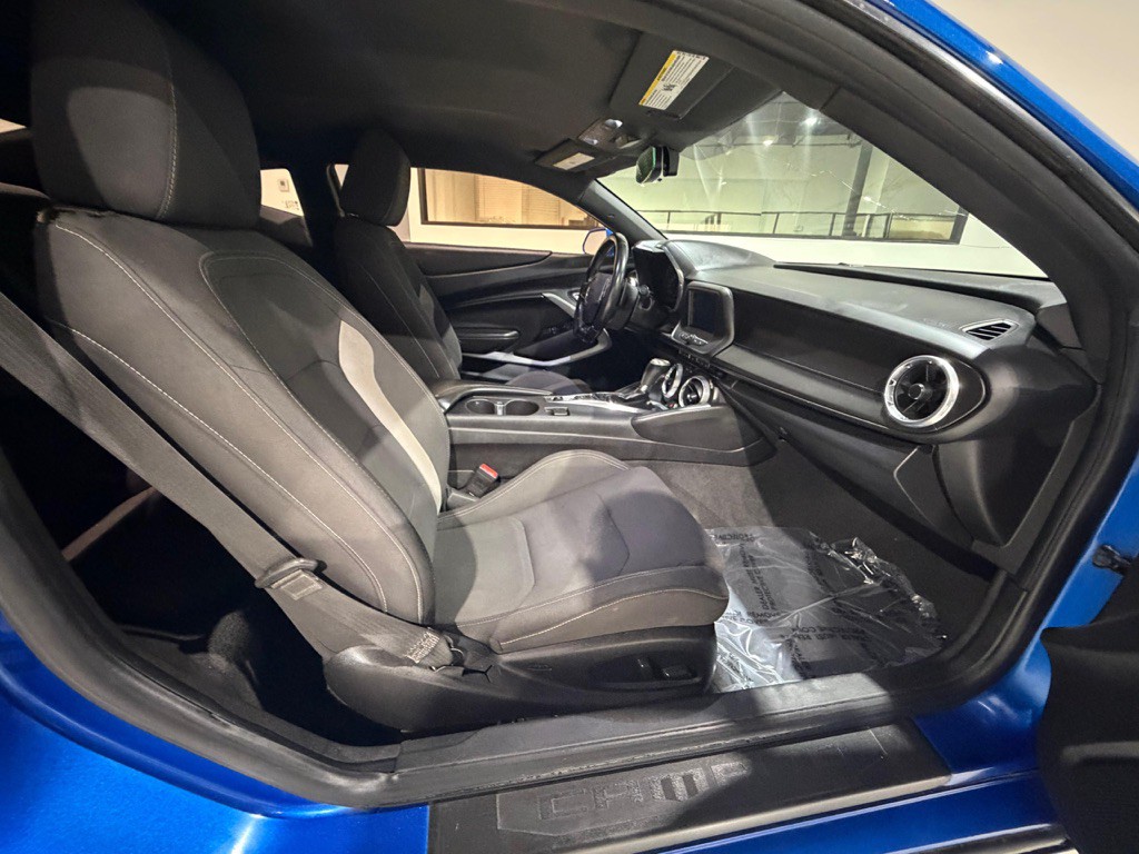2018 Chevrolet Camaro Image 21