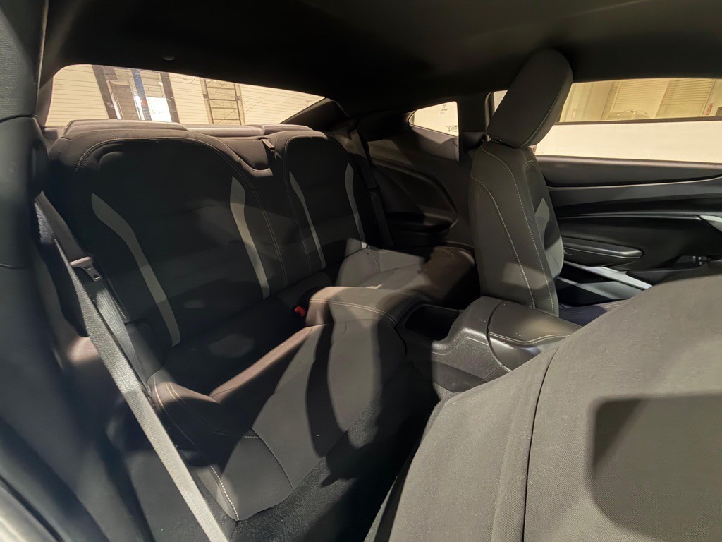 2018 Chevrolet Camaro Image 24