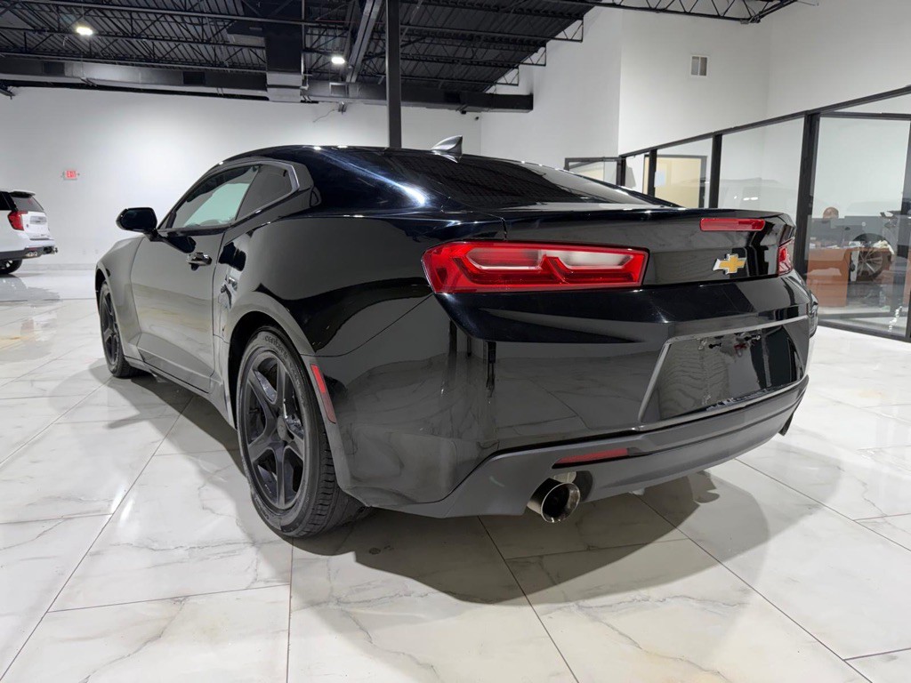 2017 Chevrolet Camaro Image 9