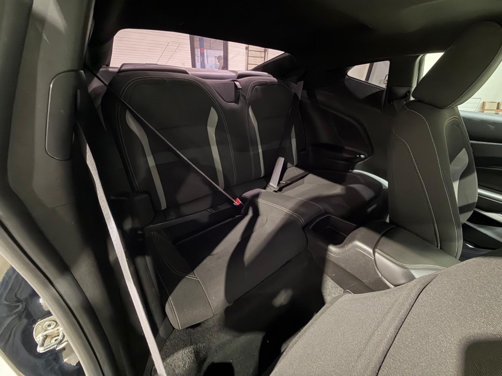 2017 Chevrolet Camaro Image 12