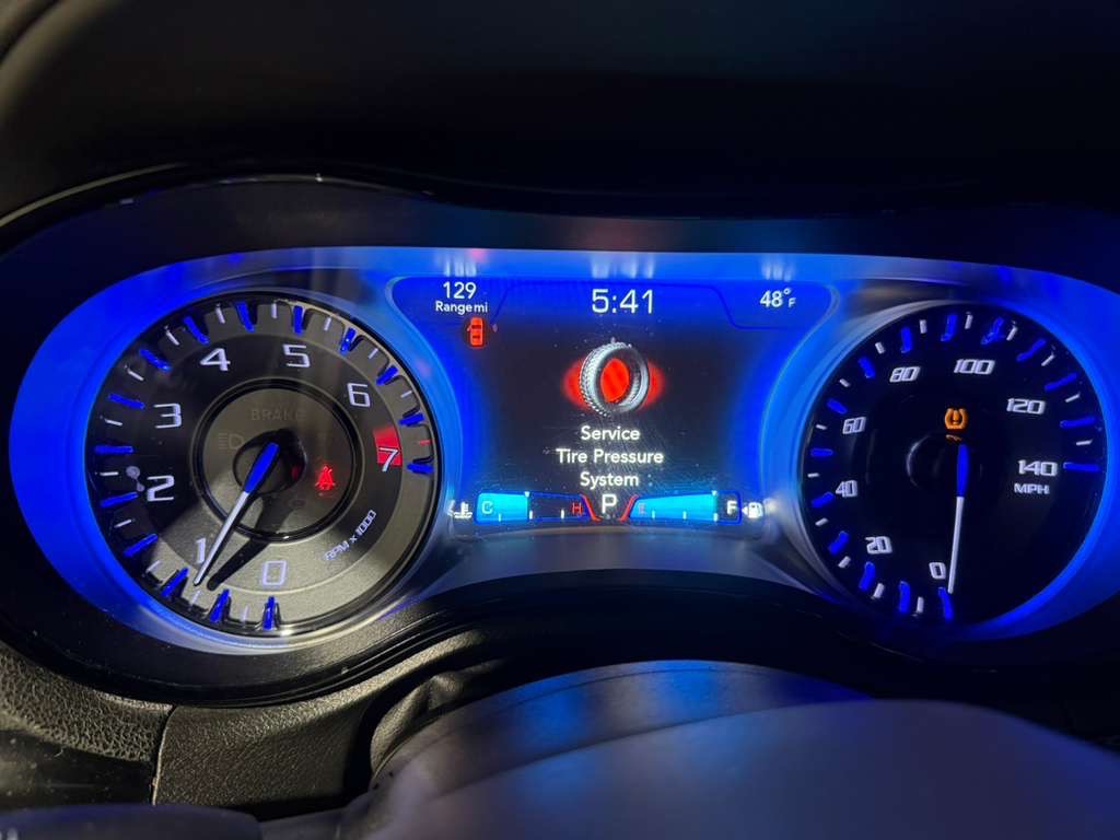 2017 Chrysler 300 Image 17