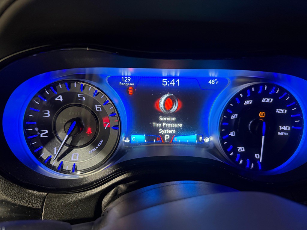 2017 Chrysler 300 Image 30