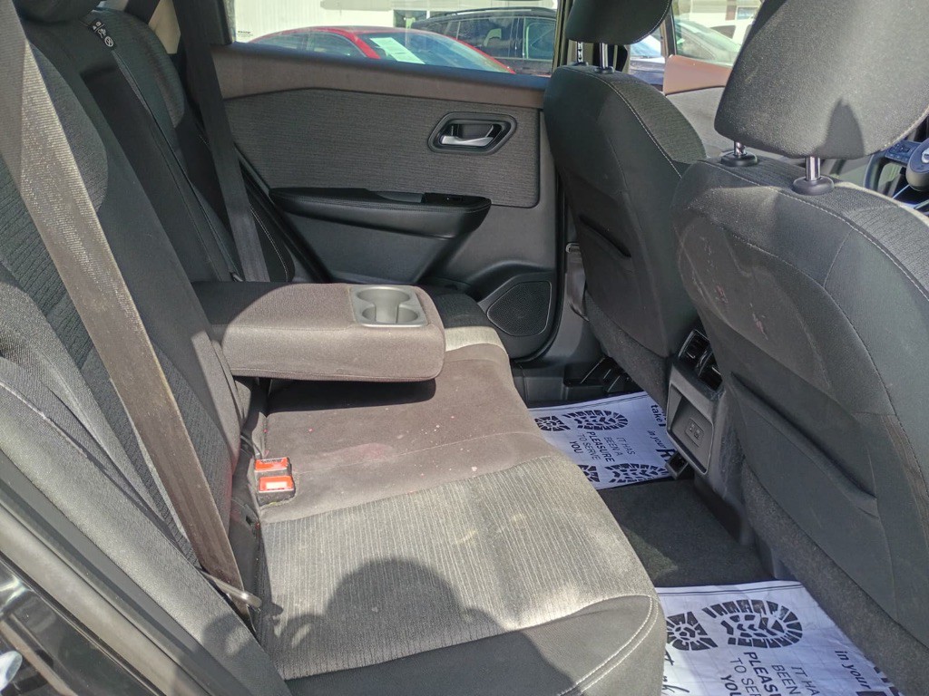 2022 Nissan Rogue Image 13