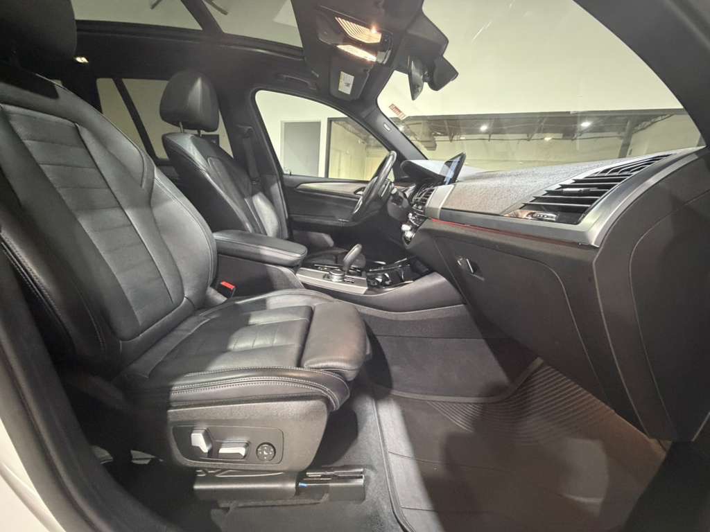 2019 BMW X3 Image 32