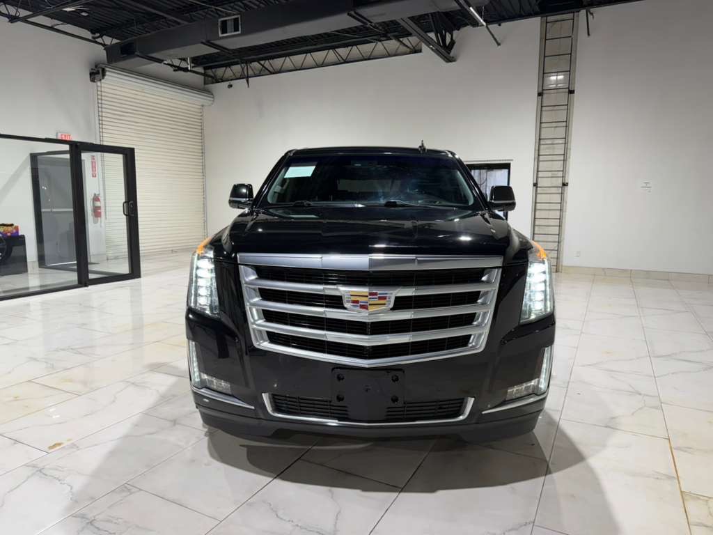 2018 Cadillac Escalade Image 2