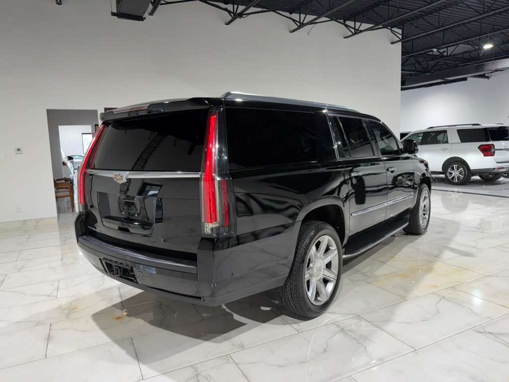 2018 Cadillac Escalade Image 6