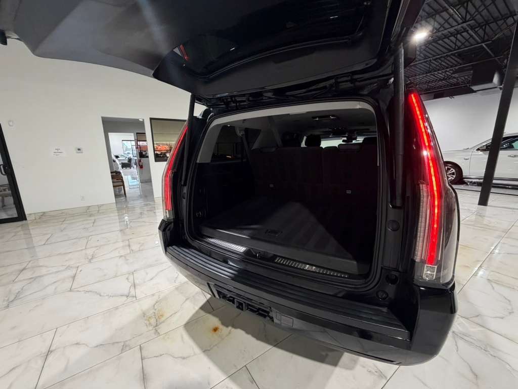 2018 Cadillac Escalade Image 8