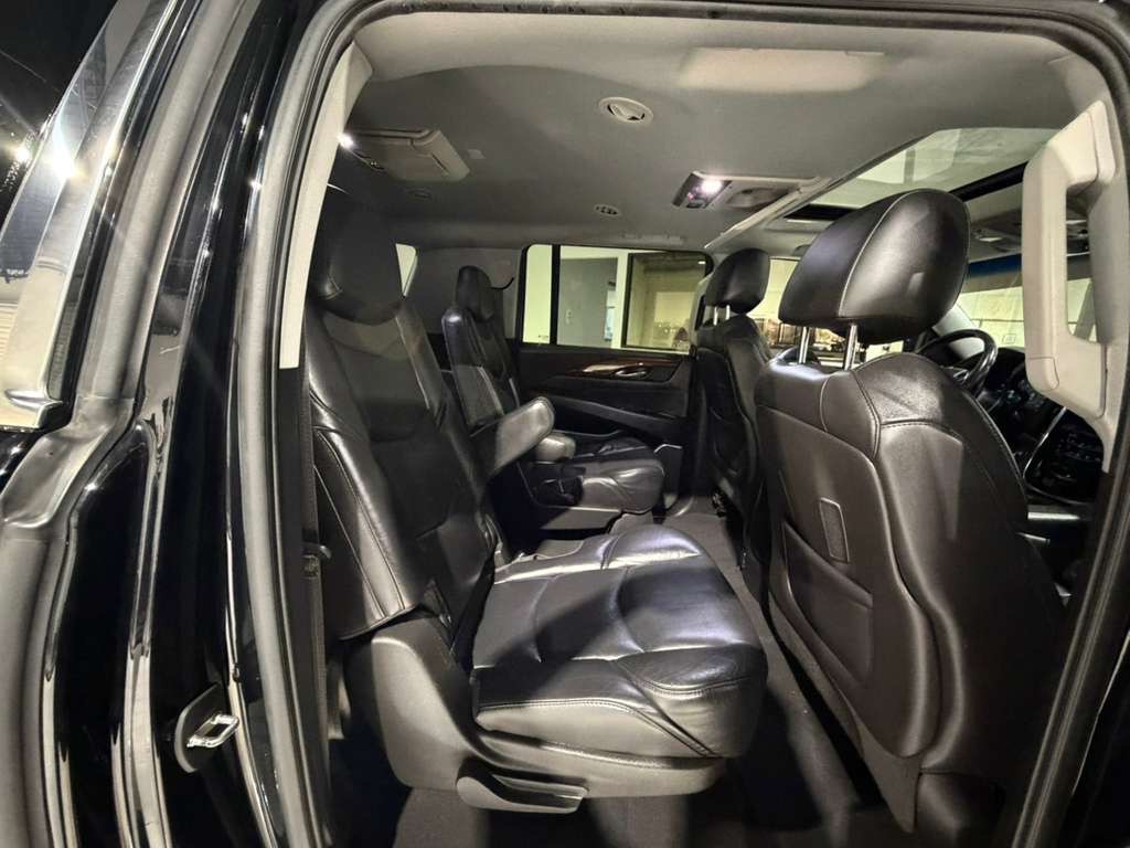 2018 Cadillac Escalade Image 13