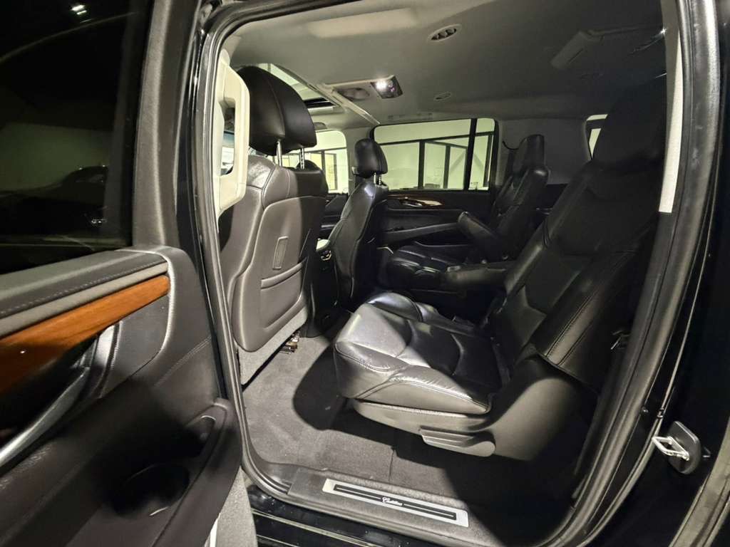 2018 Cadillac Escalade Image 21