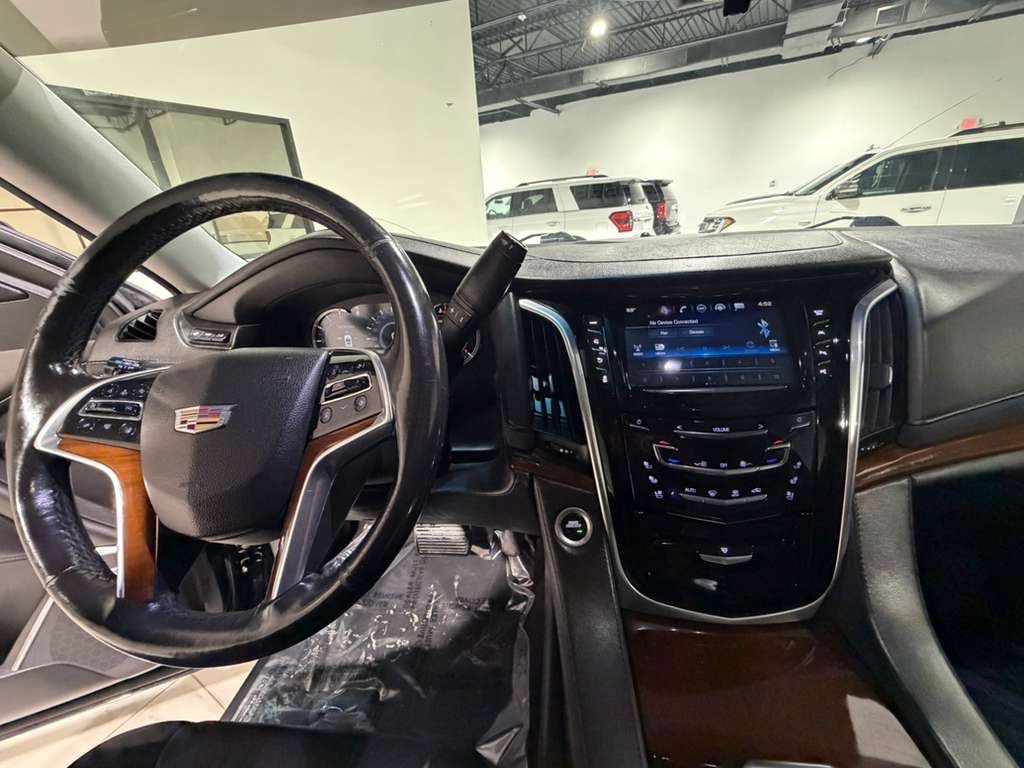 2018 Cadillac Escalade Image 25