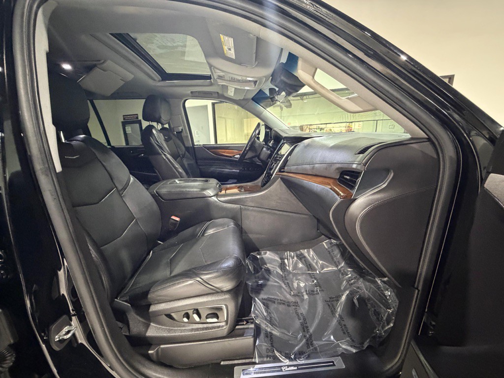 2018 Cadillac Escalade Image 32