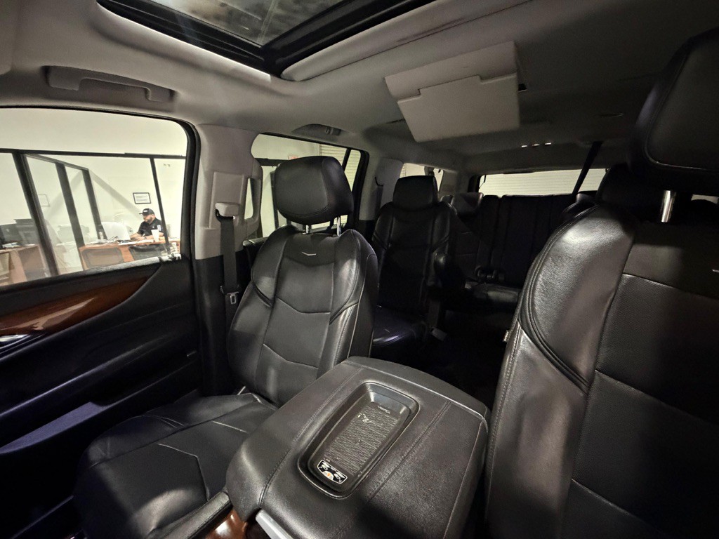 2018 Cadillac Escalade Image 34