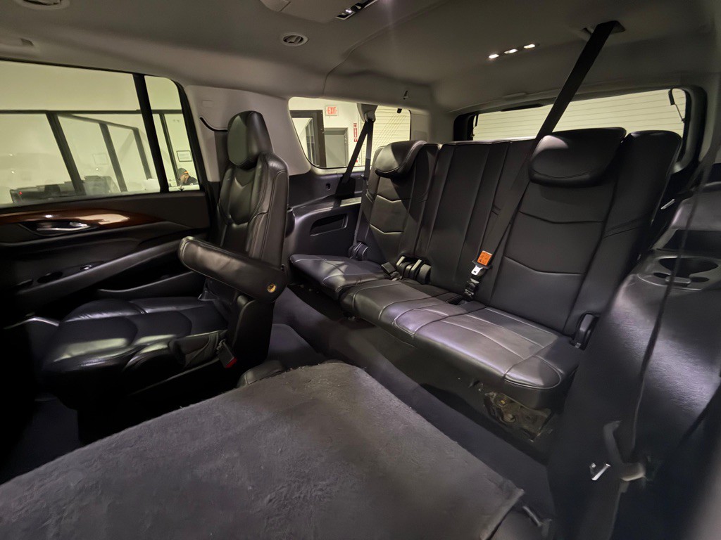 2018 Cadillac Escalade Image 35