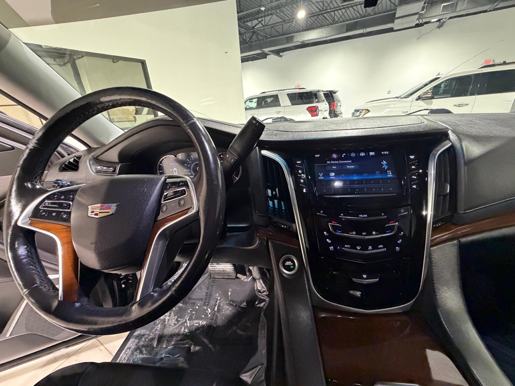 2018 Cadillac Escalade Image 38