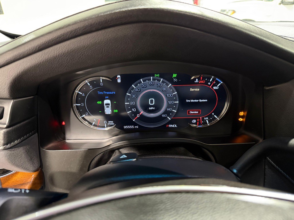 2018 Cadillac Escalade Image 39