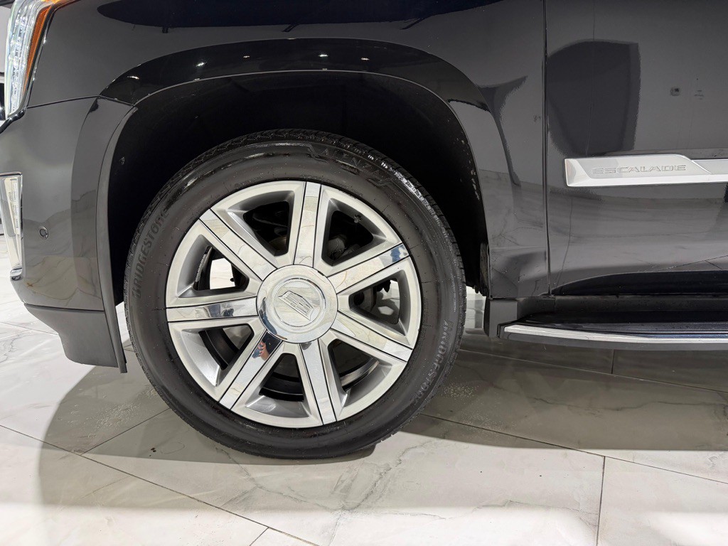 2018 Cadillac Escalade Image 40