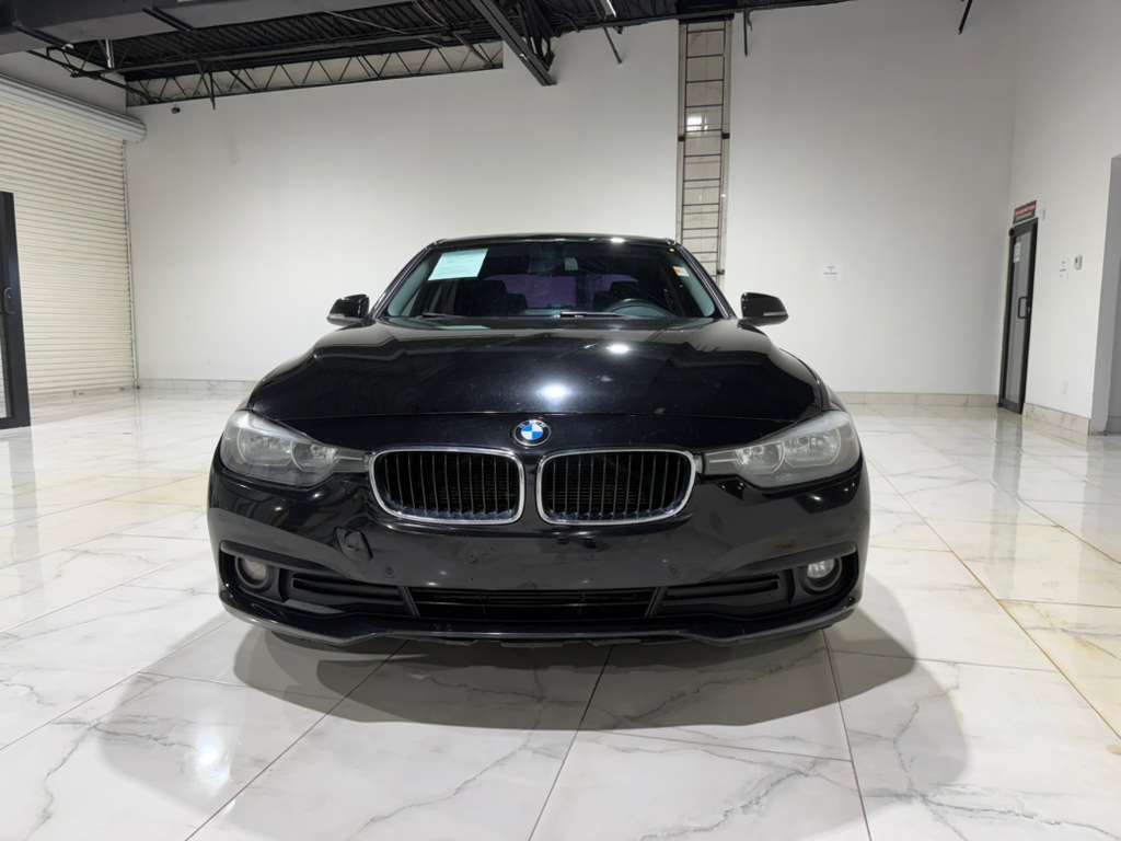 2017 BMW 3 Series Image 2