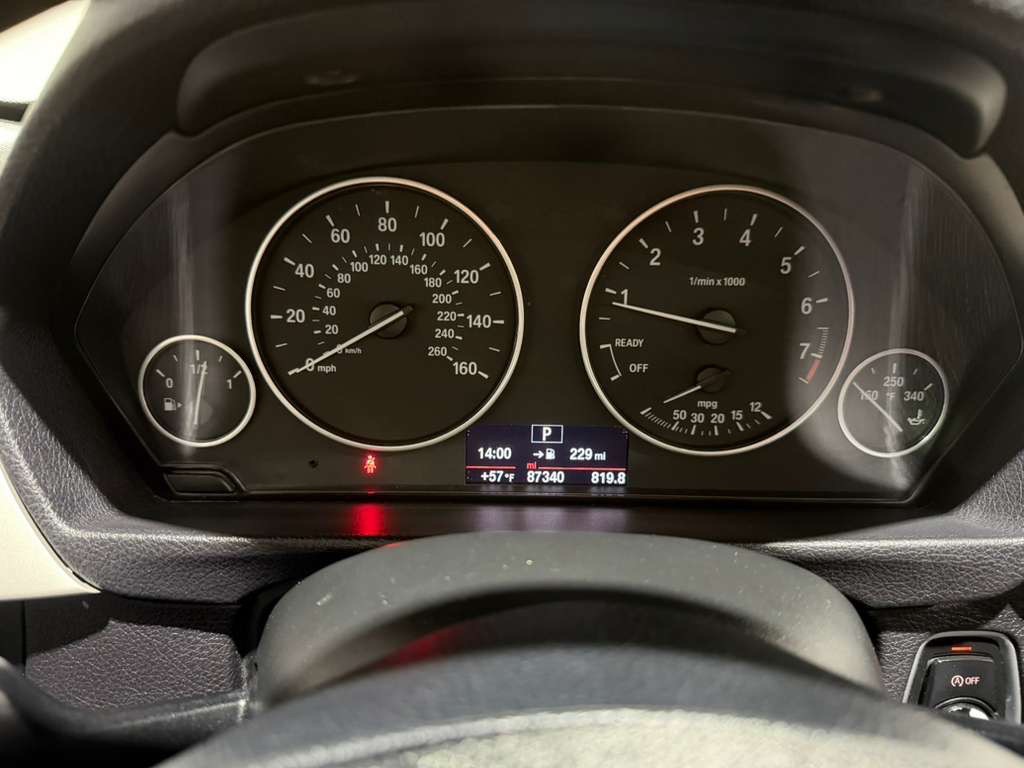 2017 BMW 3 Series Image 18