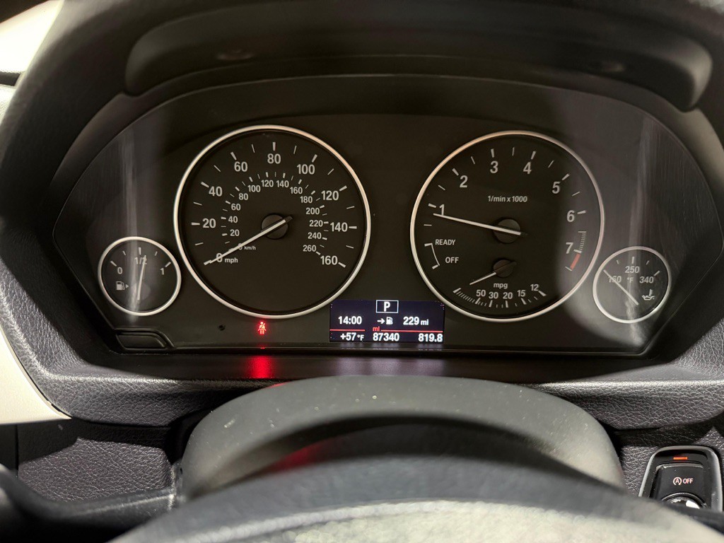 2017 BMW 3 Series Image 39