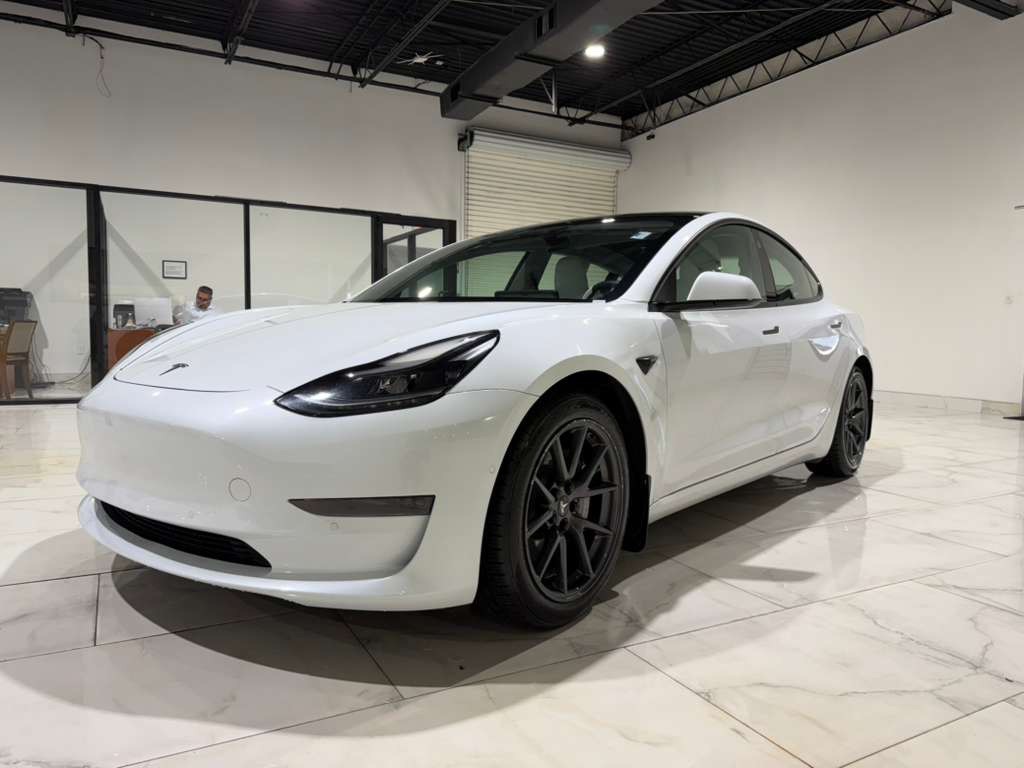 2021 Tesla Model 3 Image 1