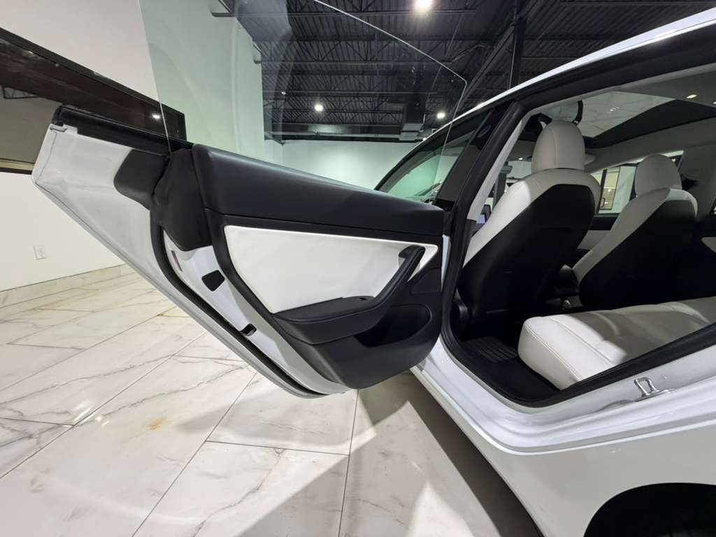 2021 Tesla Model 3 Image 13