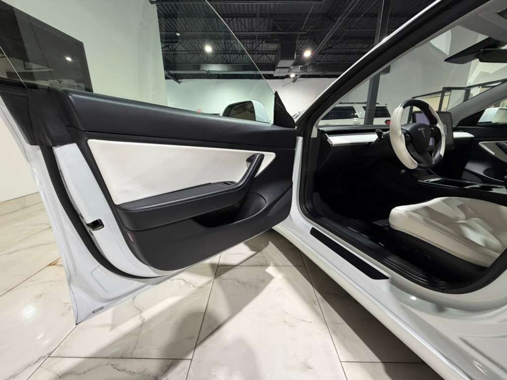 2021 Tesla Model 3 Image 22