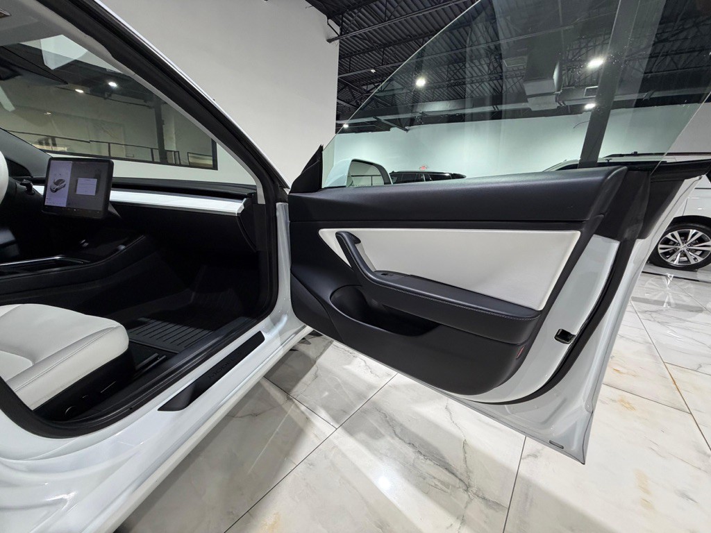 2021 Tesla Model 3 Image 33