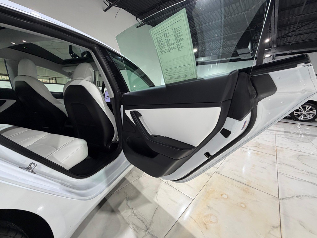 2021 Tesla Model 3 Image 35