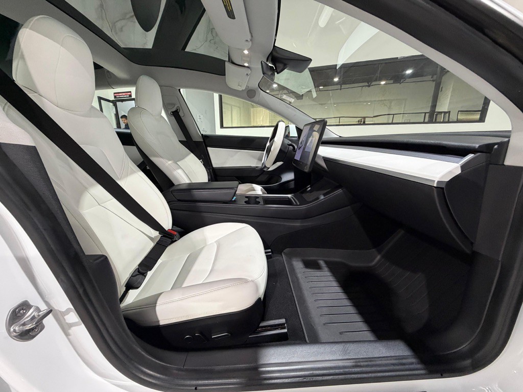 2021 Tesla Model 3 Image 36