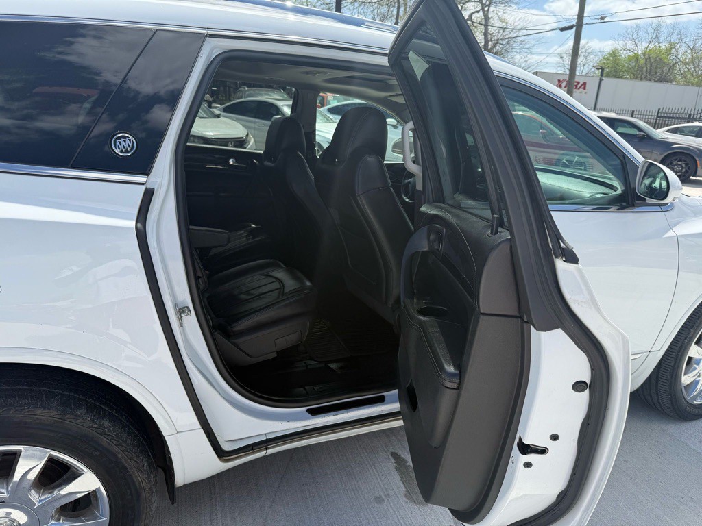 2016 Buick Enclave Image 10
