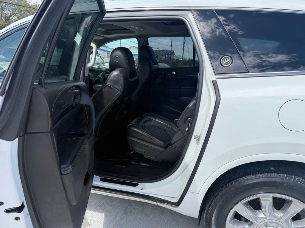 2016 Buick Enclave Image 12