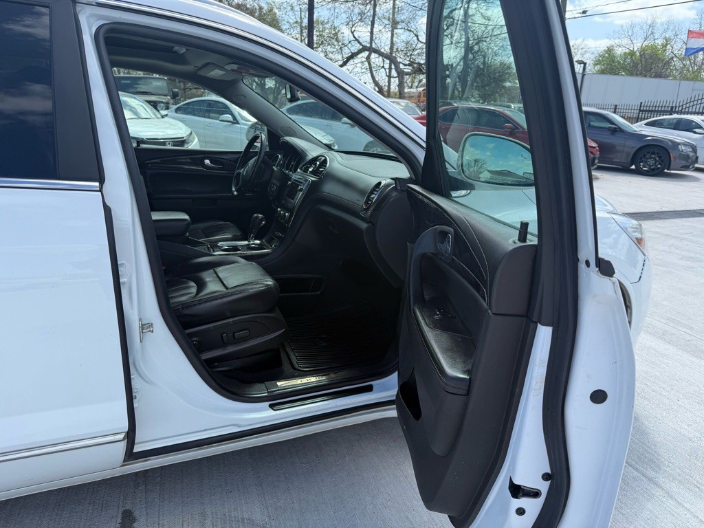 2016 Buick Enclave Image 13