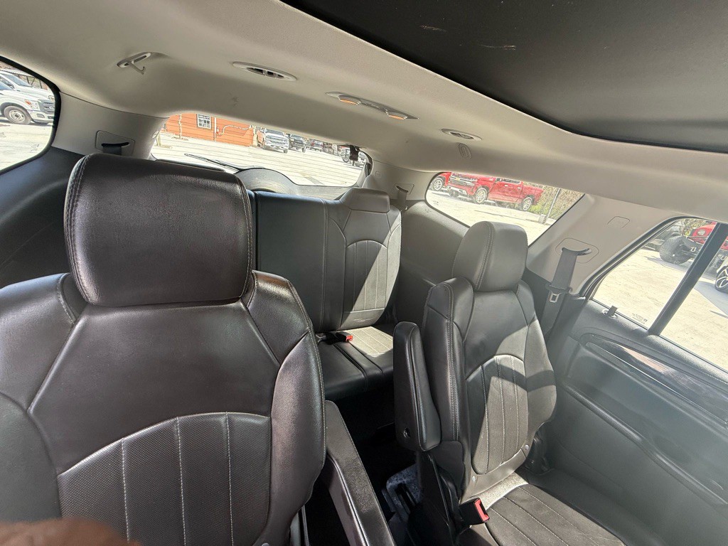 2016 Buick Enclave Image 16