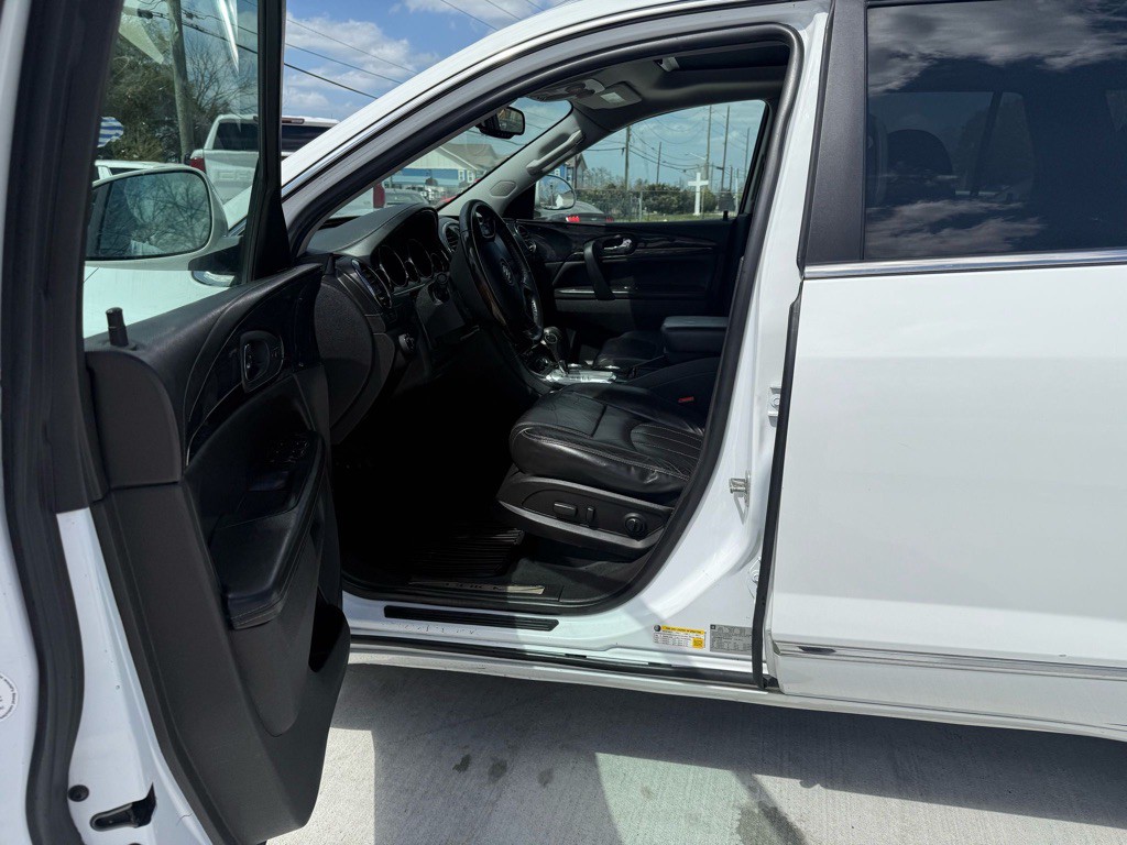 2016 Buick Enclave Image 17