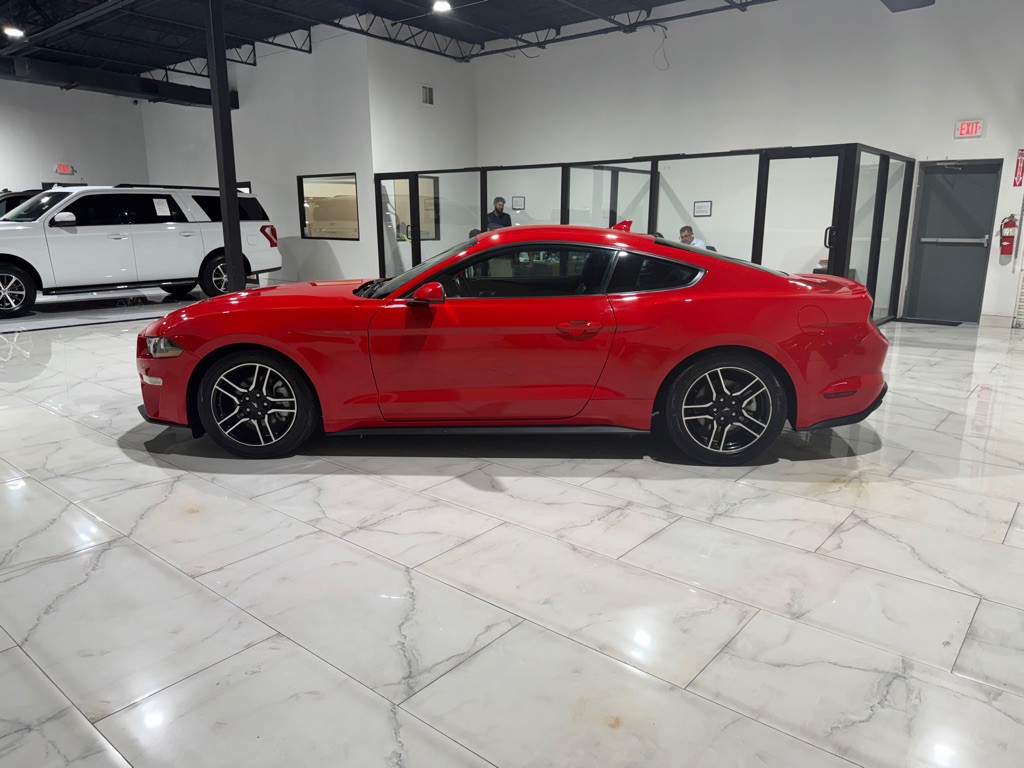 2022 Ford Mustang Image 9