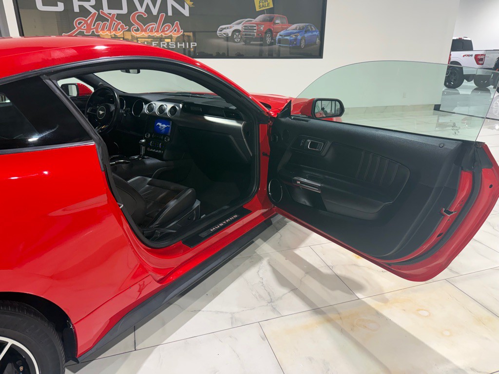 2022 Ford Mustang Image 14