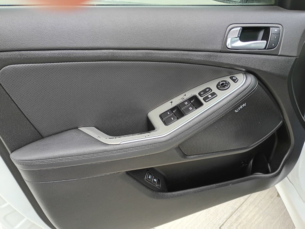 2015 Kia Optima Image 17