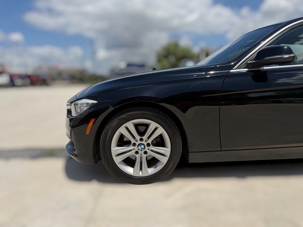 2018 BMW 3 Series Image 7