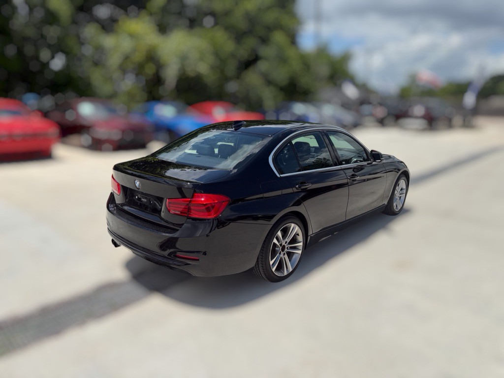 2018 BMW 3 Series Image 10