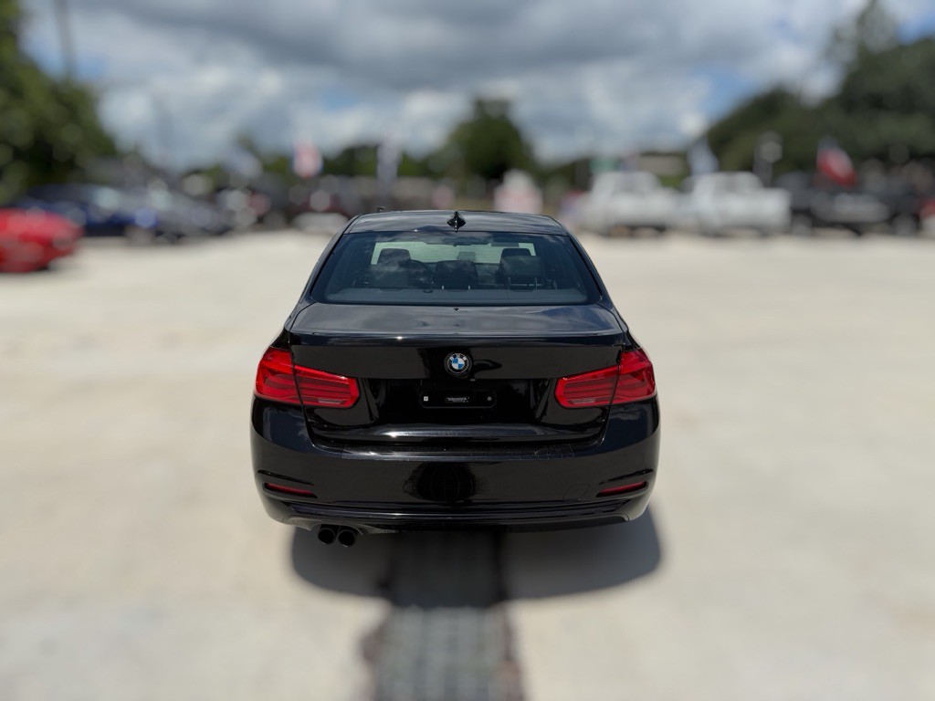 2018 BMW 3 Series Image 11