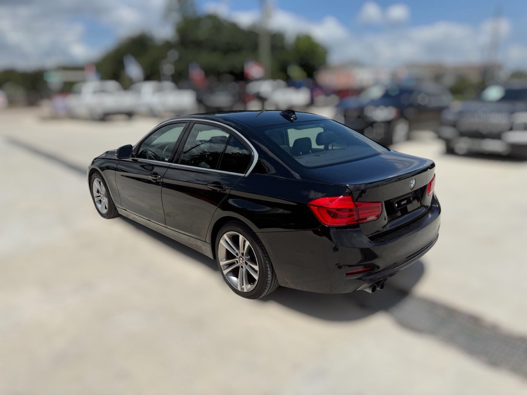 2018 BMW 3 Series Image 12